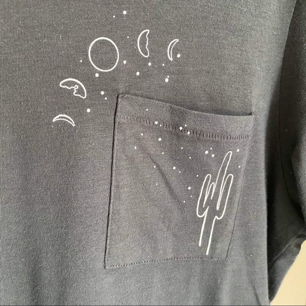 Abercrombie & Fitch Cactus Moon Phases Gray Soft AF Pocket Tee, Small